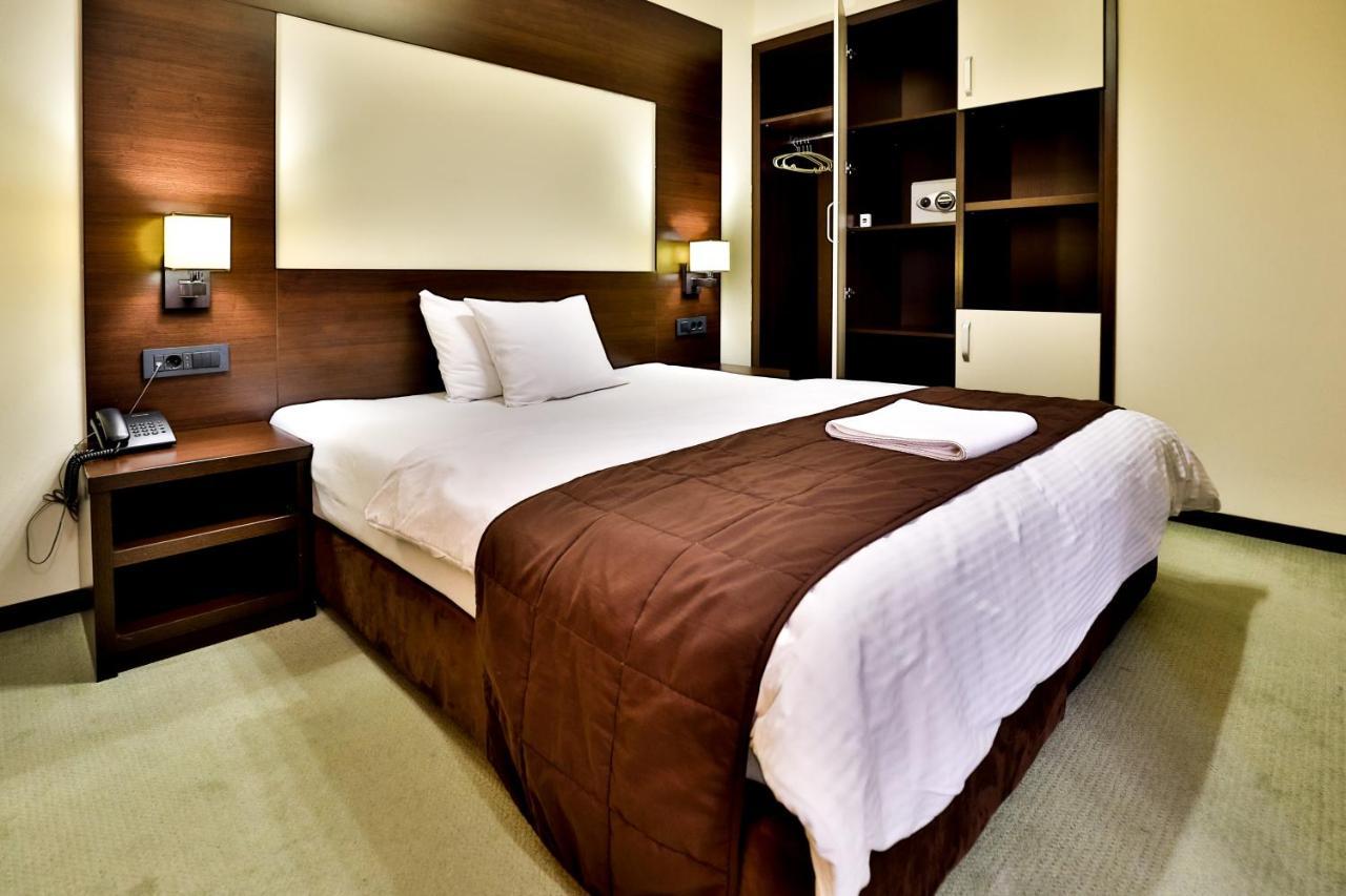 Boutique Golden Star