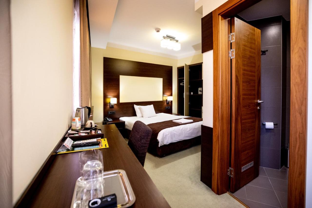 Boutique Golden Star