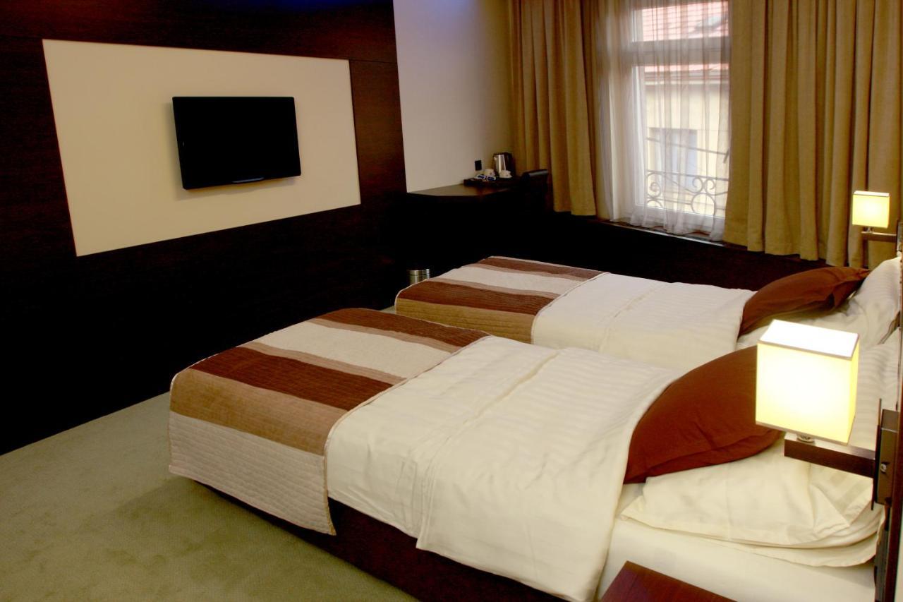 Boutique Golden Star