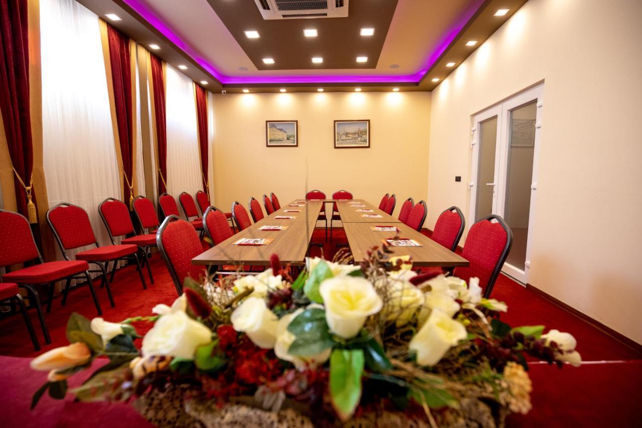 Boutique Golden Star