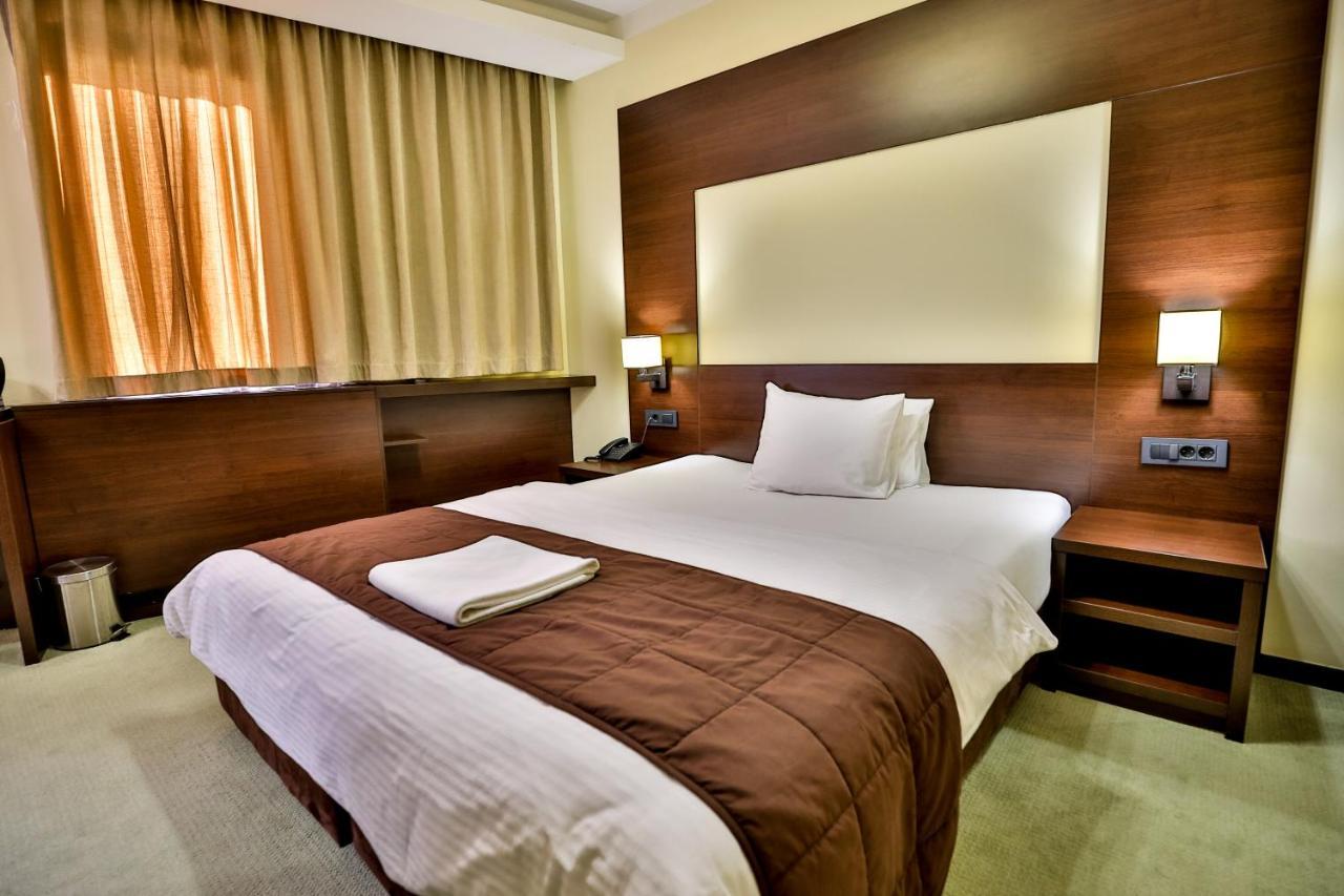 Boutique Golden Star
