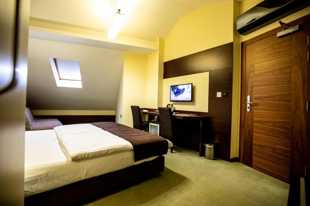 Hotel Boutique Golden Star 3*