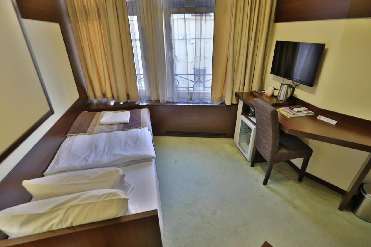 Hotel Boutique Golden Star 3*